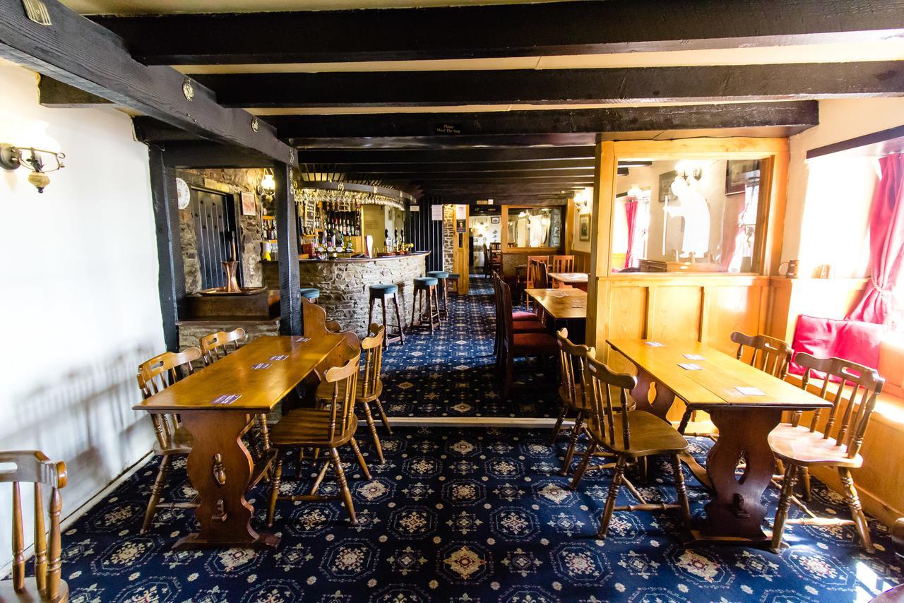 The Weary Friar Inn Pillaton Экстерьер фото